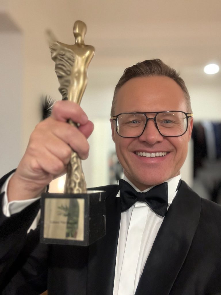 Łukasz Maciejewski – krytyk filmowy i teatralny - otrzymał aż dwa prestiżowe wyróżnienia. – zdjęcie 3