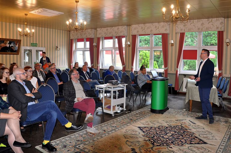 Zdjęcie 7 z albumu „Konferencje naukowe" – EFF Integracja Ty i Ja.