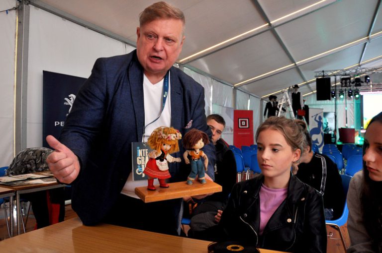 Zdjęcie 4 z albumu „Warsztaty filmowe" – EFF Integracja Ty i Ja.