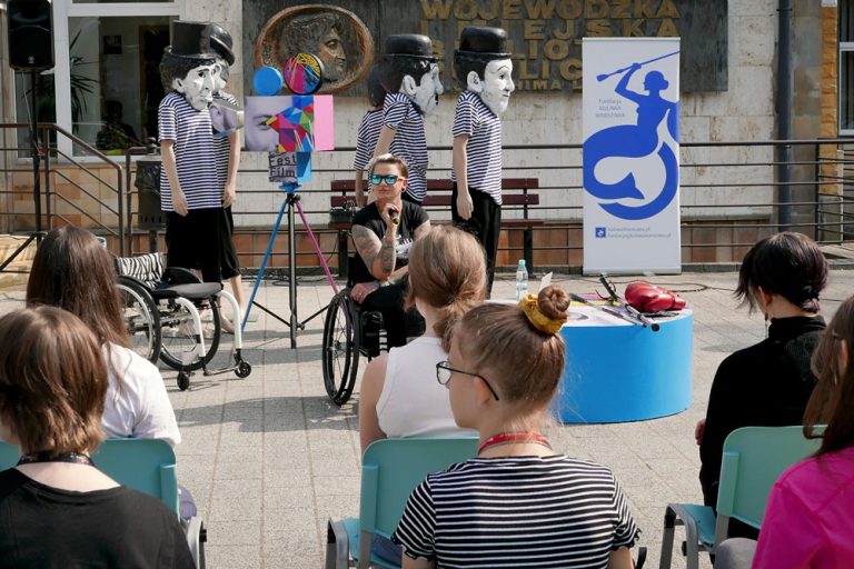 Zdjęcie 17 z albumu „Warsztaty filmowe" – EFF Integracja Ty i Ja.